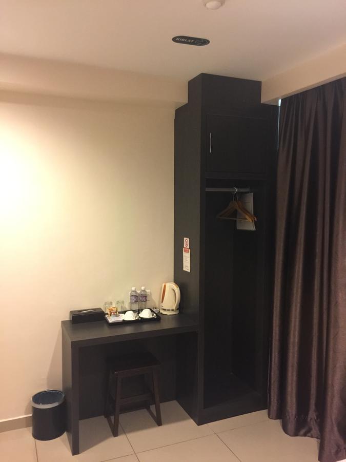 Premierz Hotel Лабуан Екстериор снимка
