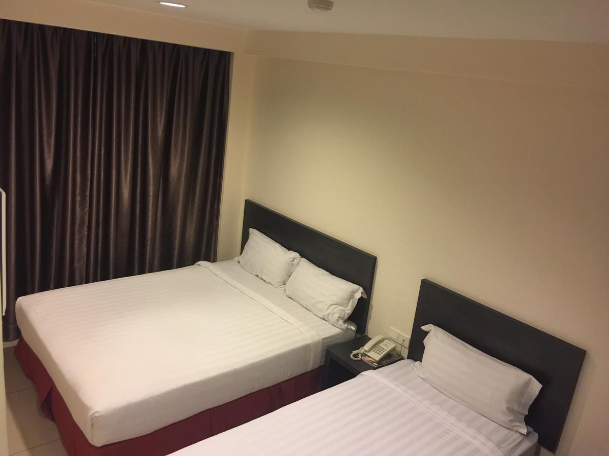 Premierz Hotel Лабуан Екстериор снимка