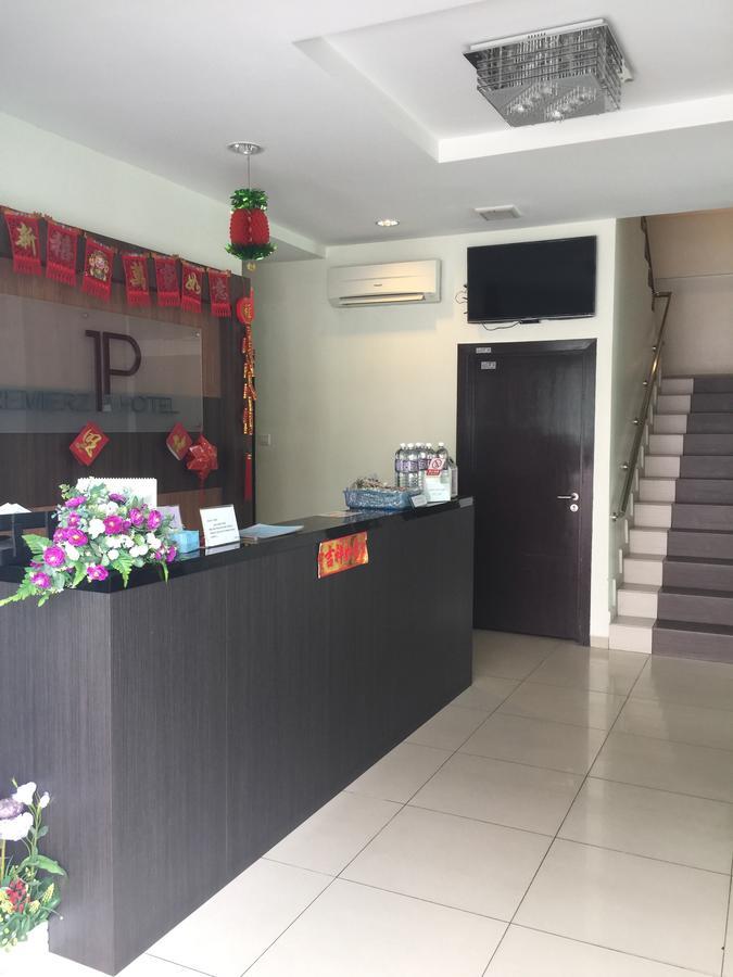 Premierz Hotel Лабуан Екстериор снимка