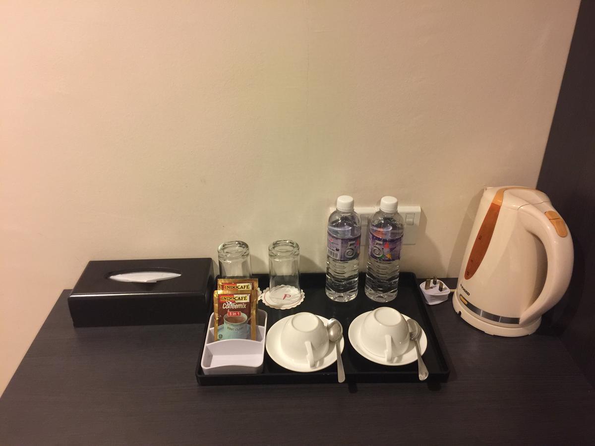 Premierz Hotel Лабуан Екстериор снимка