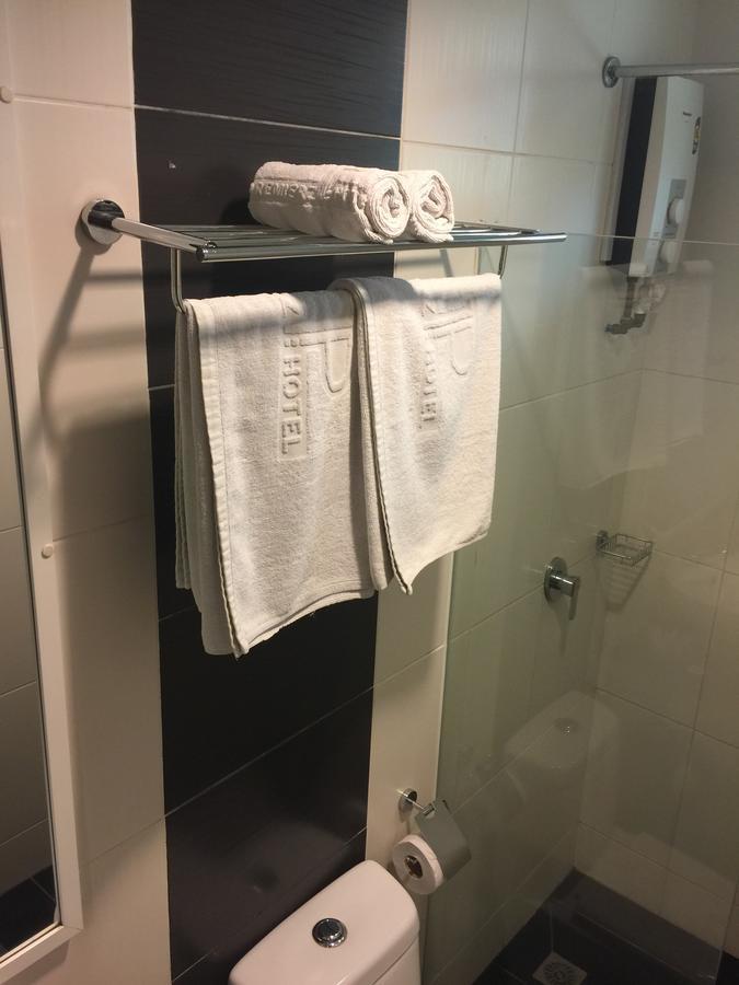 Premierz Hotel Лабуан Екстериор снимка