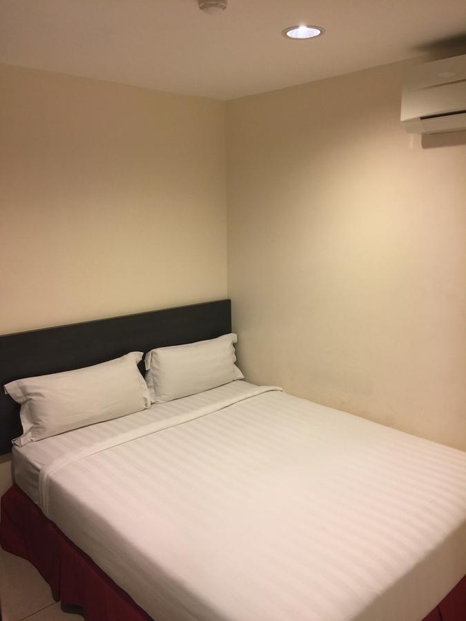 Premierz Hotel Лабуан Екстериор снимка